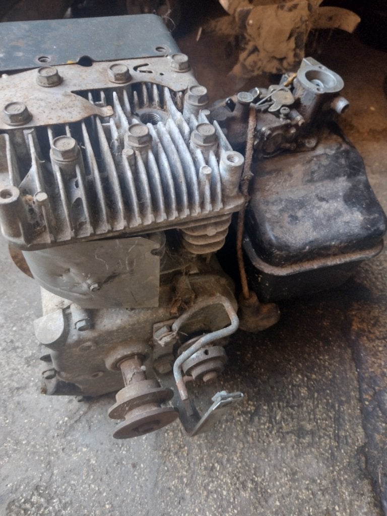 2 moteur Briggs Stratton 5hp double sortie, Enlèvement, Utilisé, Essence, Briggs & Stratton