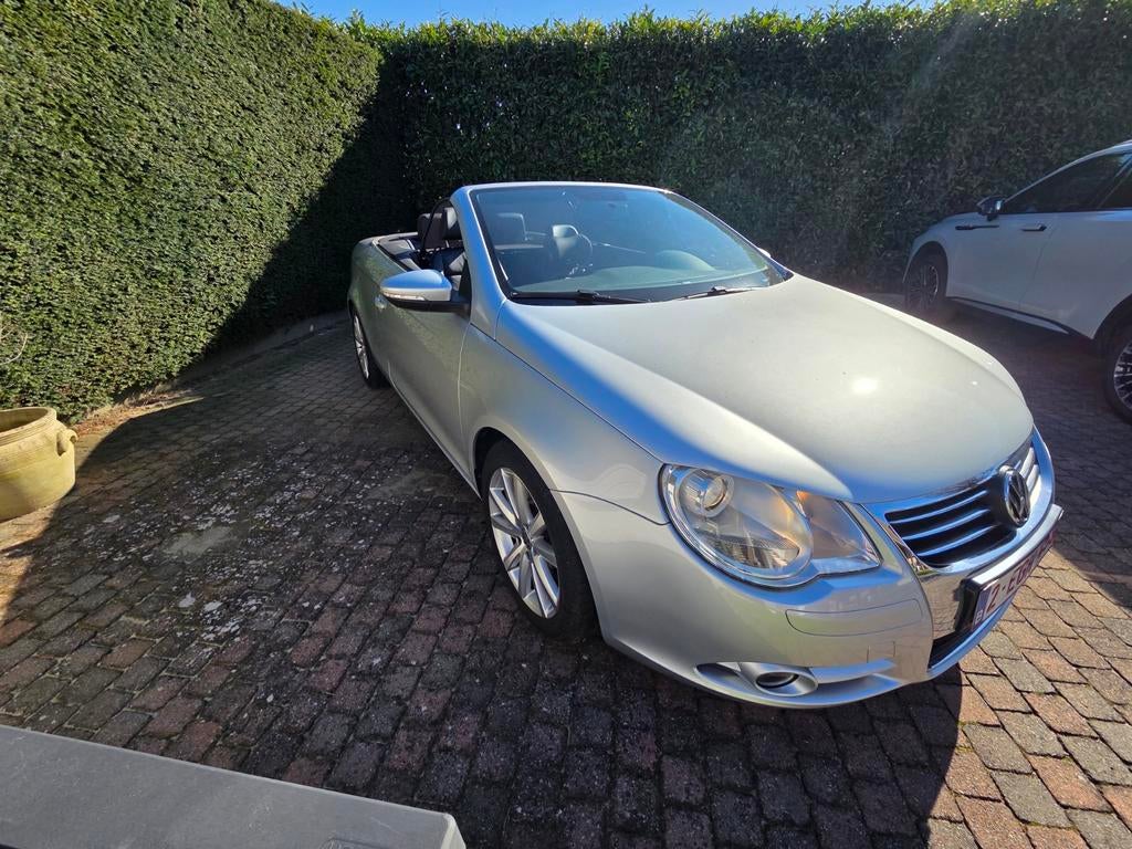 Vw eos 1.4tsi 2009 essence 114 000km manuel, Auto's, Euro 5, Zwart, Cabriolet, Leder
