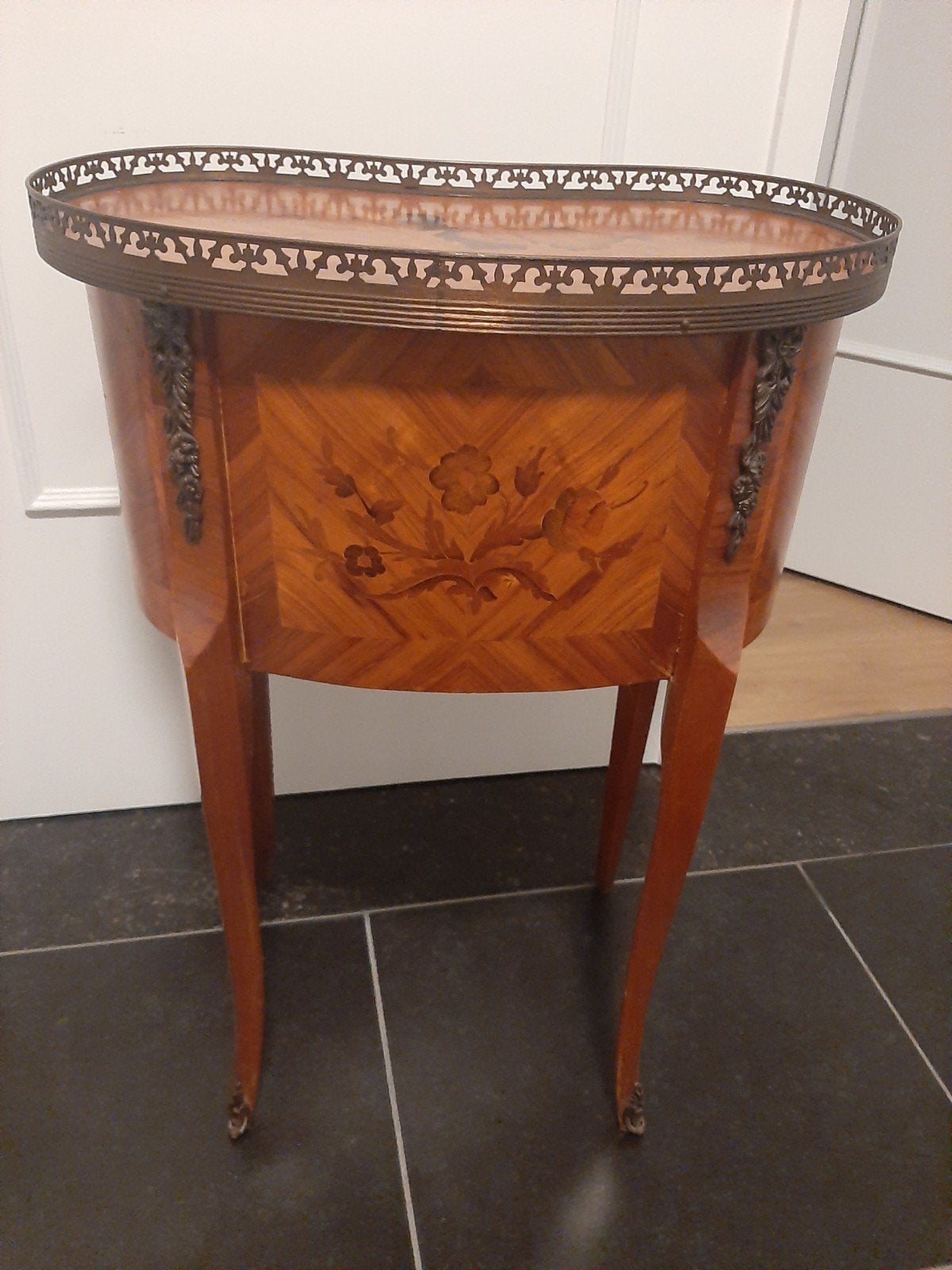 Prachtig antiek bijzettafeltje, Antiek en Kunst, Ophalen