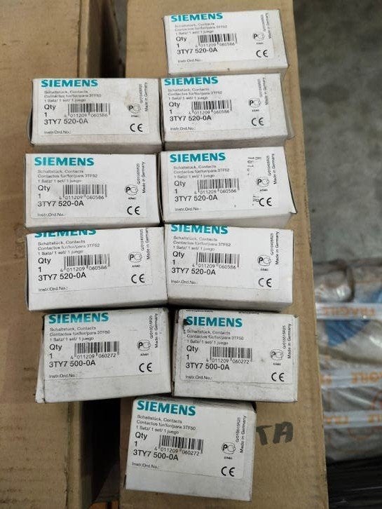 Lot de 11 kits de contacts Siemens 3TY7520-0A et 3TY7500-0A, Enlèvement ou Envoi, Neuf, Siemens