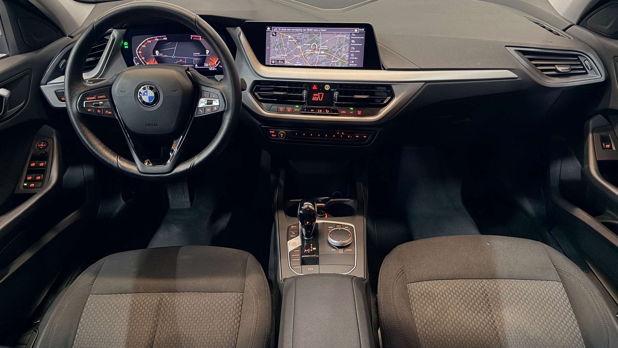 BMW 118 iA Automaat Garantie Benzine EURO 6d, Automaat, 135 pk, Gebruikt, Bi-Xenon koplampen