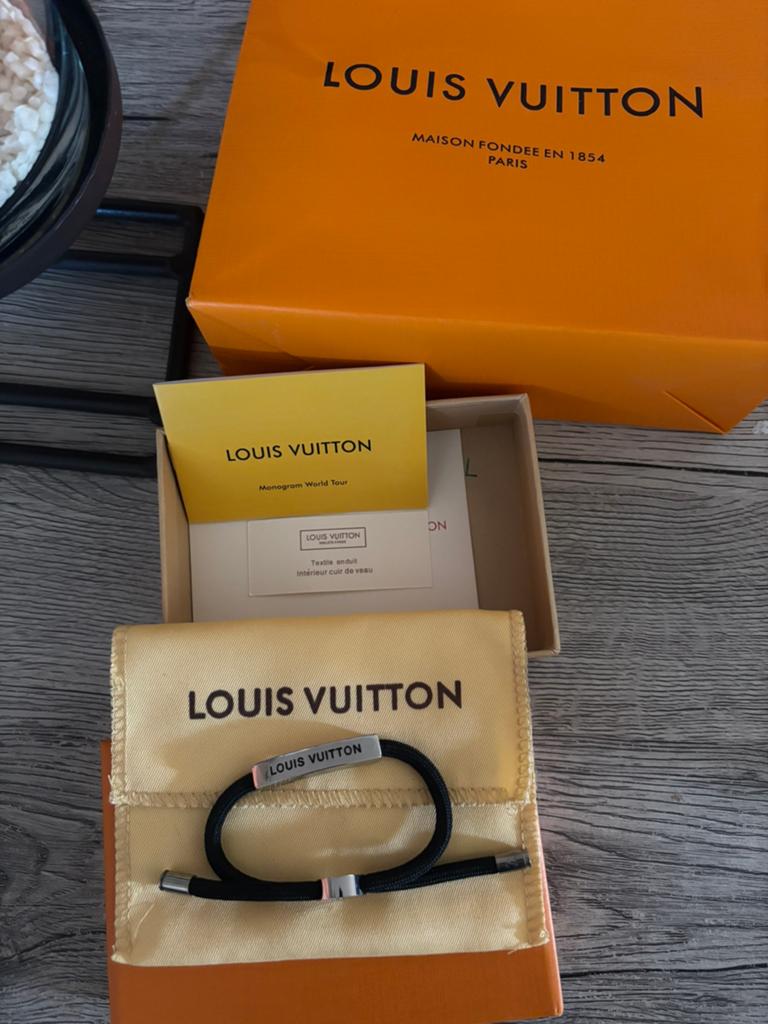 Bracelet Lv Space Unisex, Bijoux, Sacs & Beauté, Bracelets, Comme neuf, Acier, Noir, Enlèvement ou Envoi