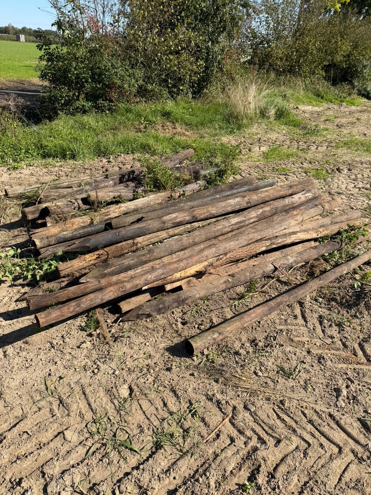 +- 35 palen, Enlèvement, Utilisé, 180 à 250 cm, Poteaux
