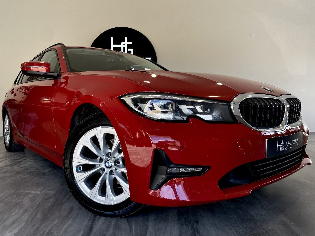 BMW 318 TOURING dA/ APPLE CARPLAY/ SIÈGES CHAUFFANT/ NAVI, Auto's, 4 cilinders, Bedrijf, 5 deurs, Verwarmde buitenspiegels