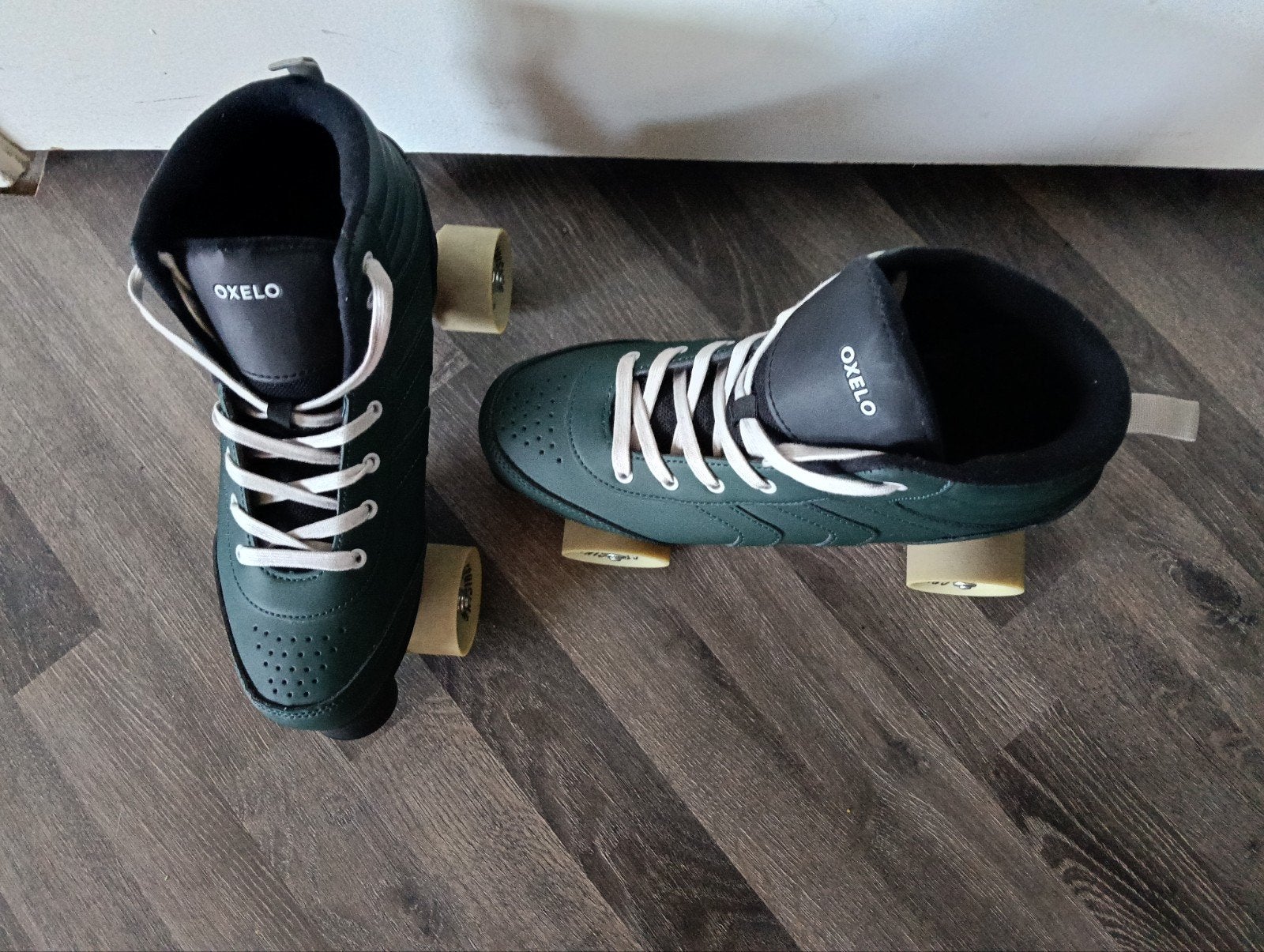 OXELO rolschaatsen en beschermers voor volwassenen  NIEUW, Sport en Fitness, Skeelers, Ophalen