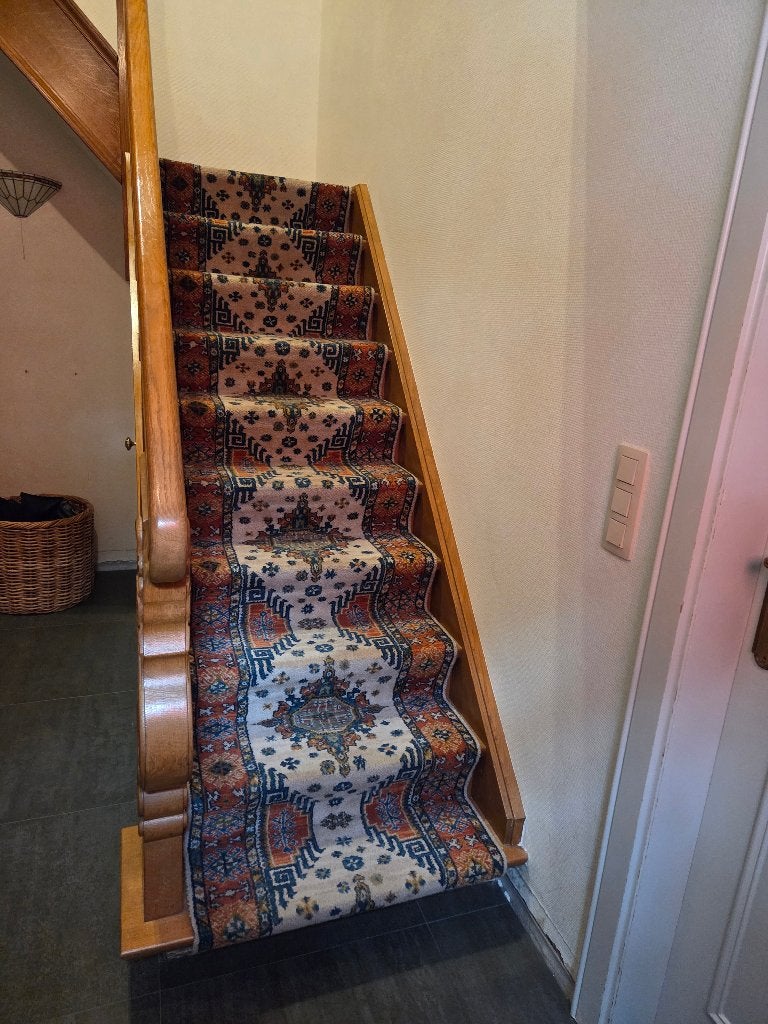 Traploper 2 delen - GRATIS, Huis en Inrichting, Stoffering | Tapijten en Vloerkleden, Ophalen, Gebruikt, Rechthoekig, Retro