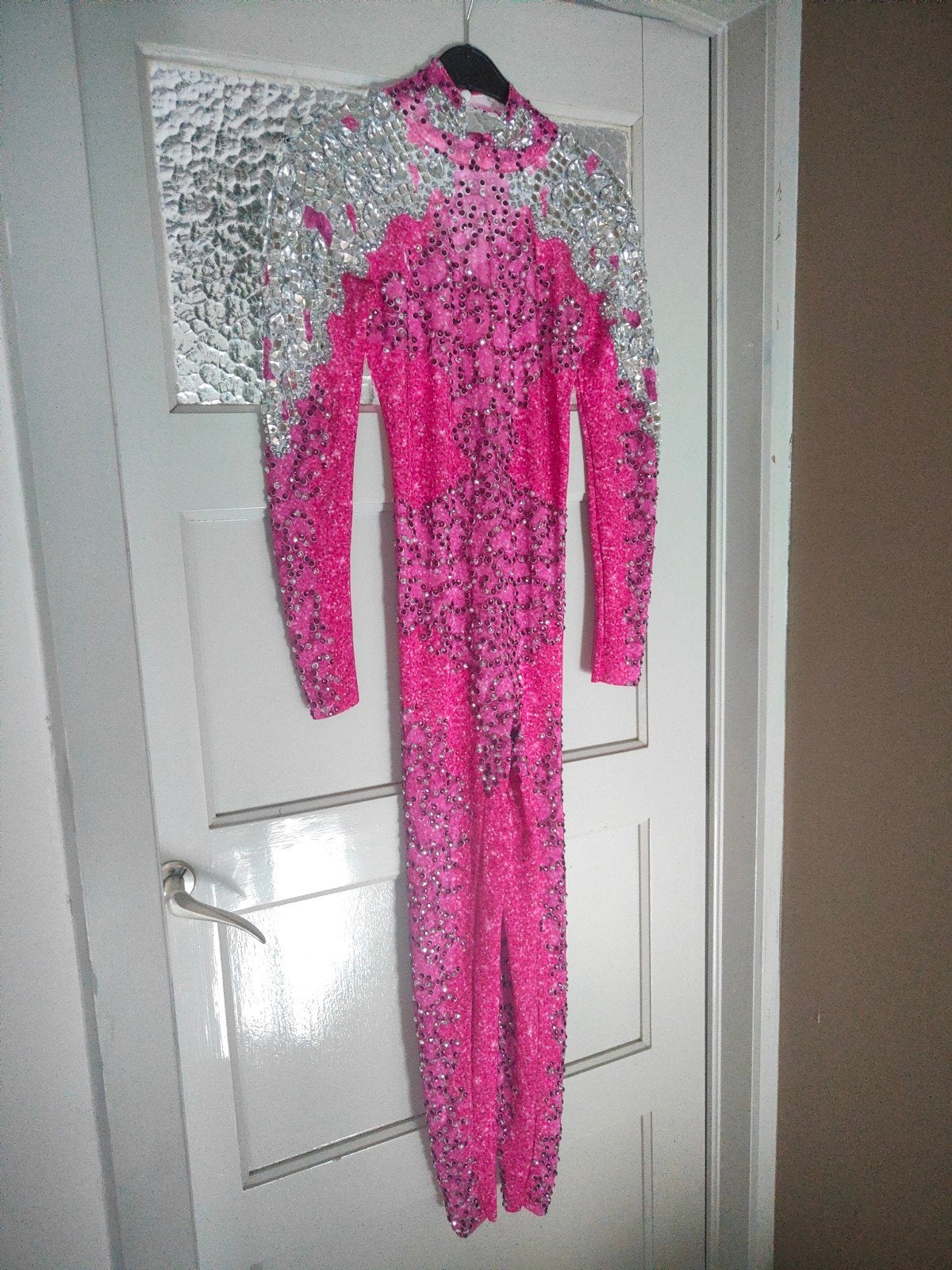 roze rhinestone catsuit, Ophalen of Verzenden, Zo goed als nieuw