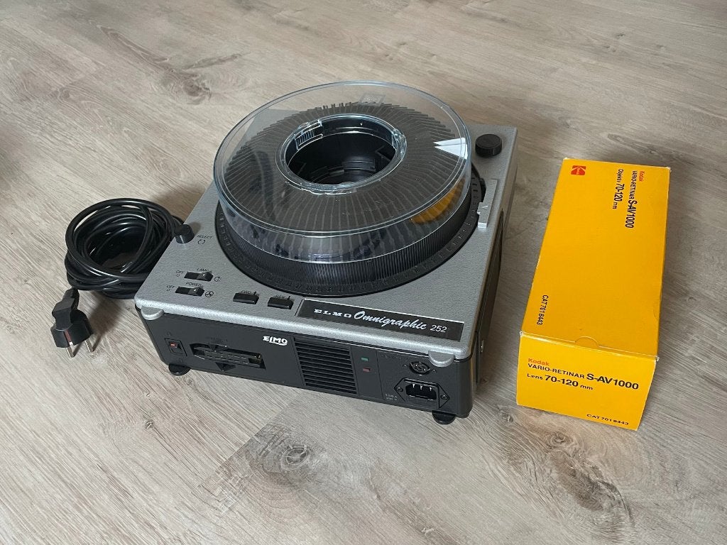 ELMO Omnigraphic 252: Kodak Carousel diaprojector / slides, Ophalen, Zo goed als nieuw
