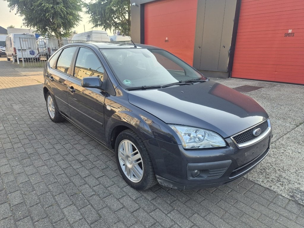 Ford Focus 1.6i - Airco - Cruise Controle - Parkingssensoren, Auto's, Ford, Focus, 1596 cc, Zwart, 4 cilinders
