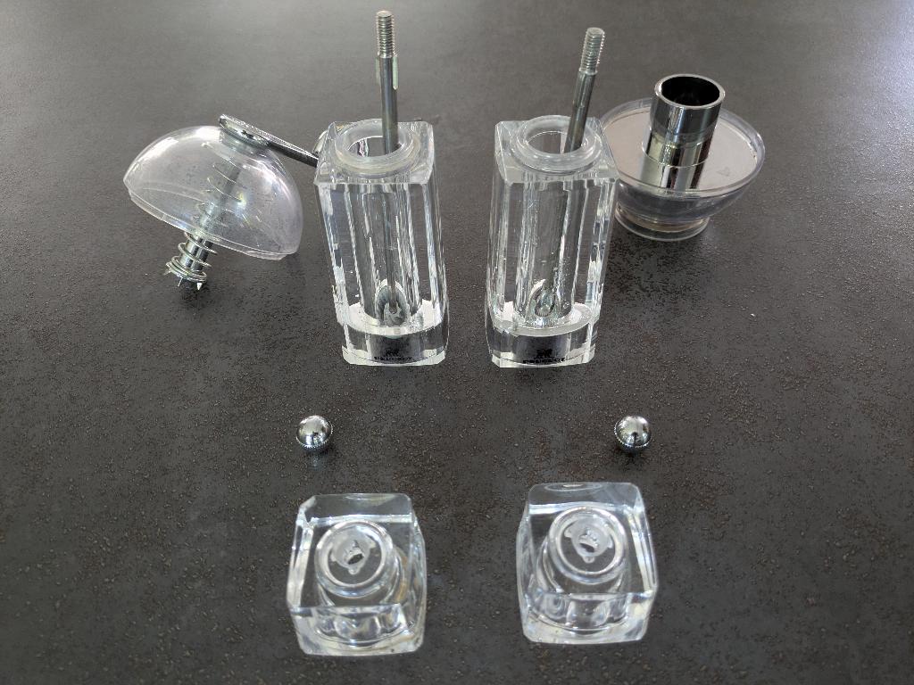 Moulins à sel, poivre et muscade PEUGEOT, Autres marques, Autres types, Utilisé, Plastique