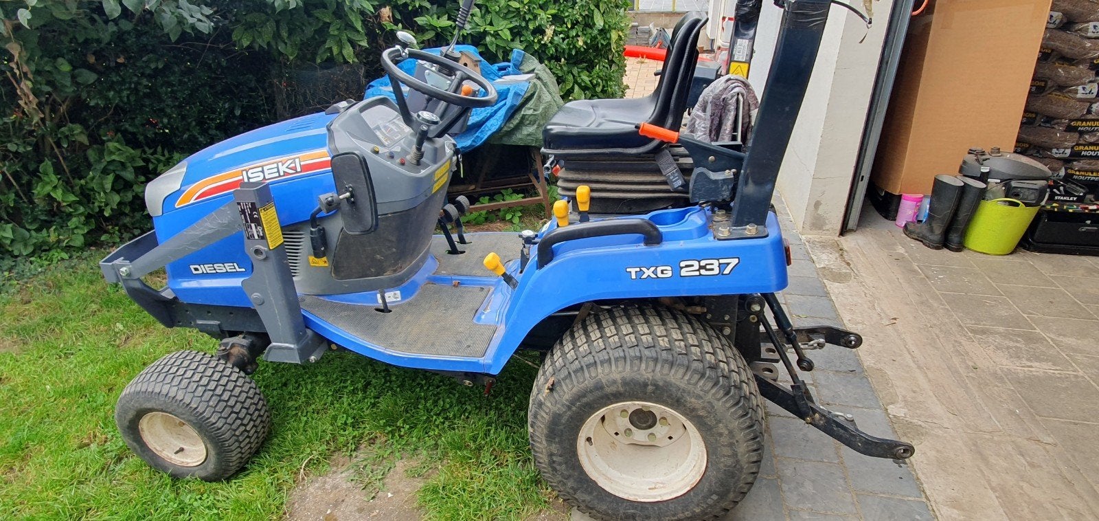 Tracteur Iseki TXG237 + chargeur Cochet, Enlèvement