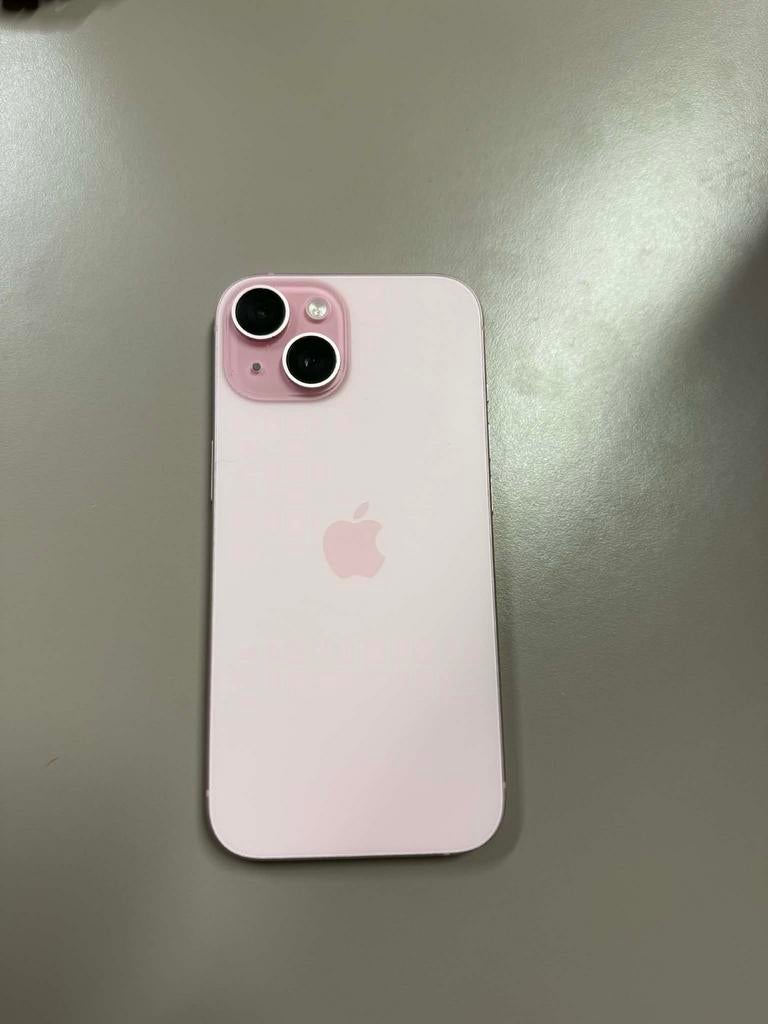 Iphone 15 rose - 128 go - très bon état, Enlèvement, Comme neuf, IPhone 15, Rose