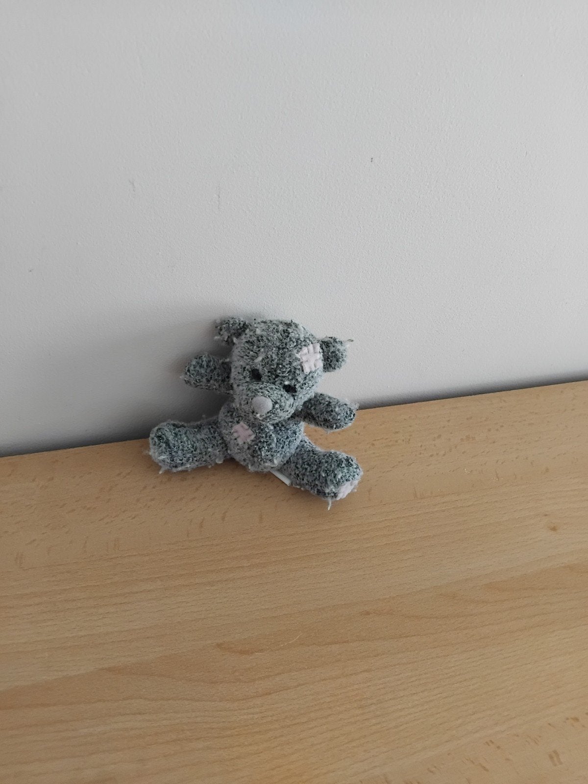 mini pluche beertje met lapje, Kinderen en Baby's, Ophalen, Grijs, Beer