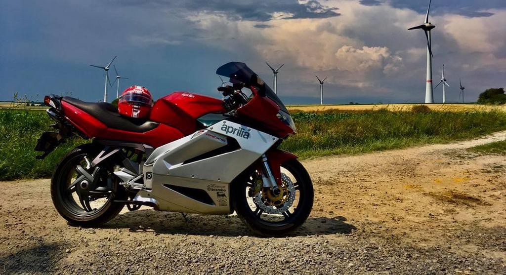 Aprilia Futura RST 1000, 2 cilinders, Particulier, Meer dan 35 kW, Overig