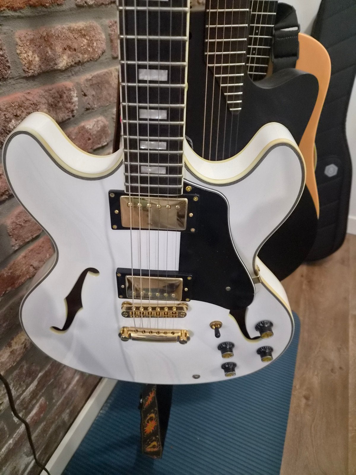 guitare électrique  Sire Larry carlton h7, Musique & Instruments, Enlèvement, Comme neuf, Hollow body, Autres marques