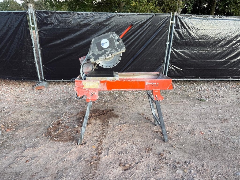 Table de scie Husqvarna TS350E, 1200 watts ou plus, 70 mm ou plus, Enlèvement, Utilisé