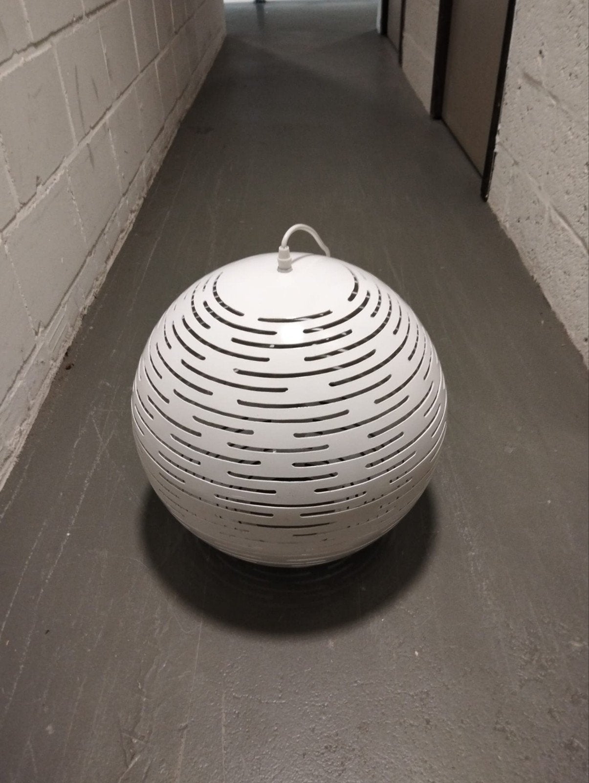 ronde lamp van ikea in nieuwstaat, Maison & Meubles, Lampes | Plafonniers, IKEA, Enlèvement, Comme neuf, E27 (grand)