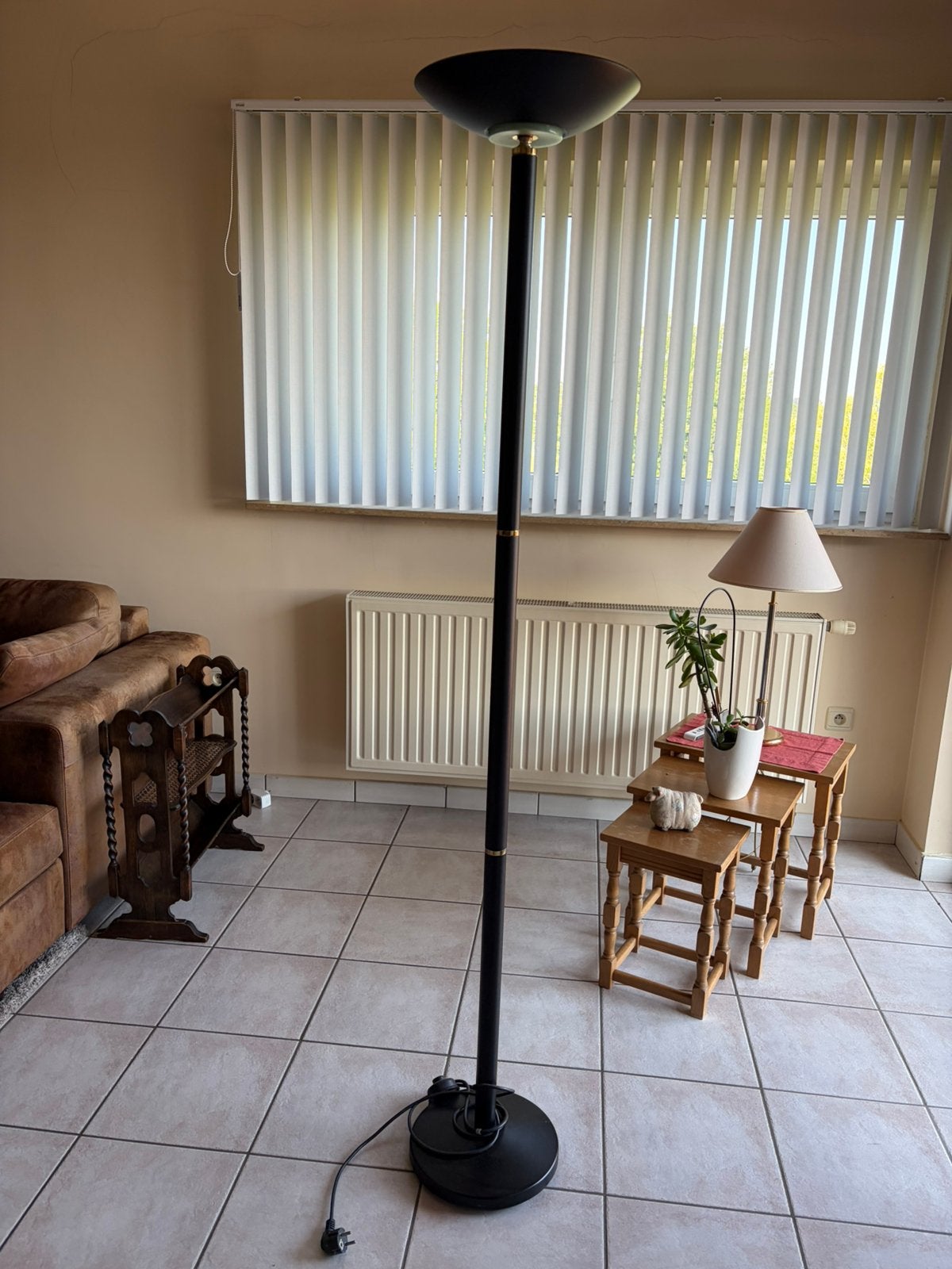 Vintage zwarte halogeen vloerlamp, Enlèvement, Utilisé