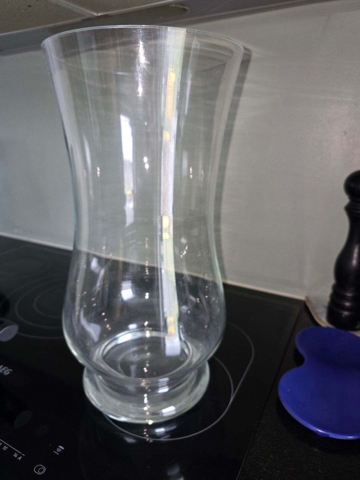 Vase en verre, Enlèvement