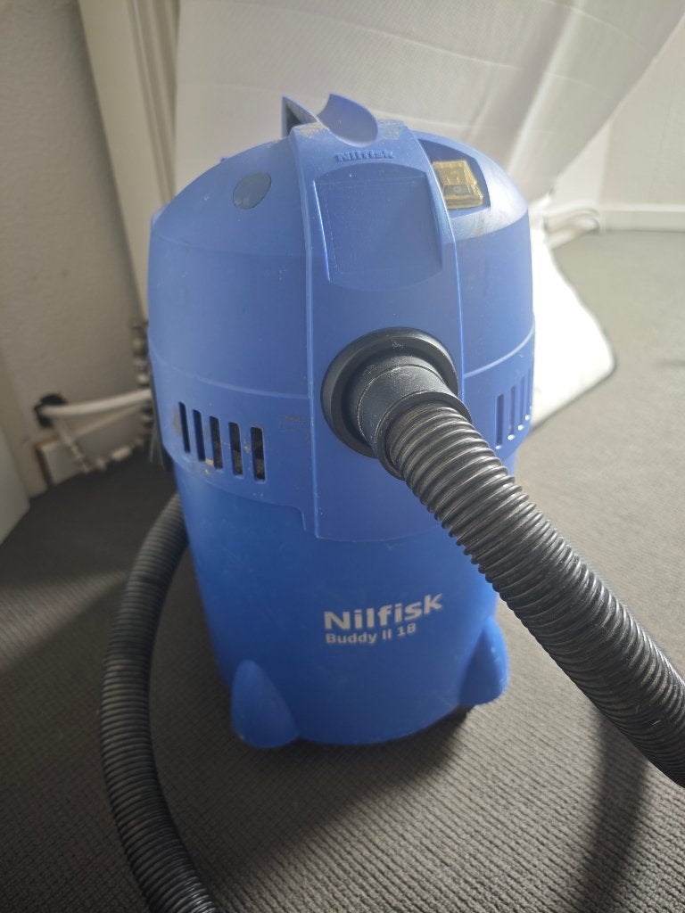 Nilfisk Buddy II stofzuiger 18L 1200 W zonder accesories, Ophalen, Overige merken, Zo goed als nieuw, Industriële stofzuiger