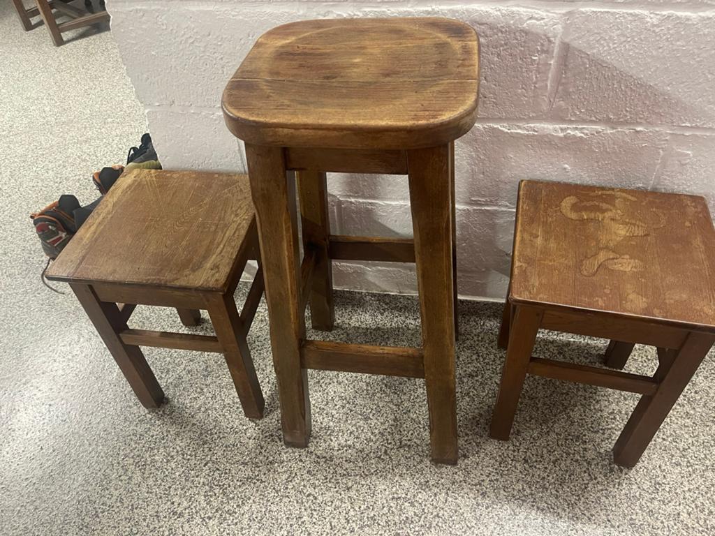 Lot de 3 tabourets en bois, Enlèvement, Comme neuf, Bois