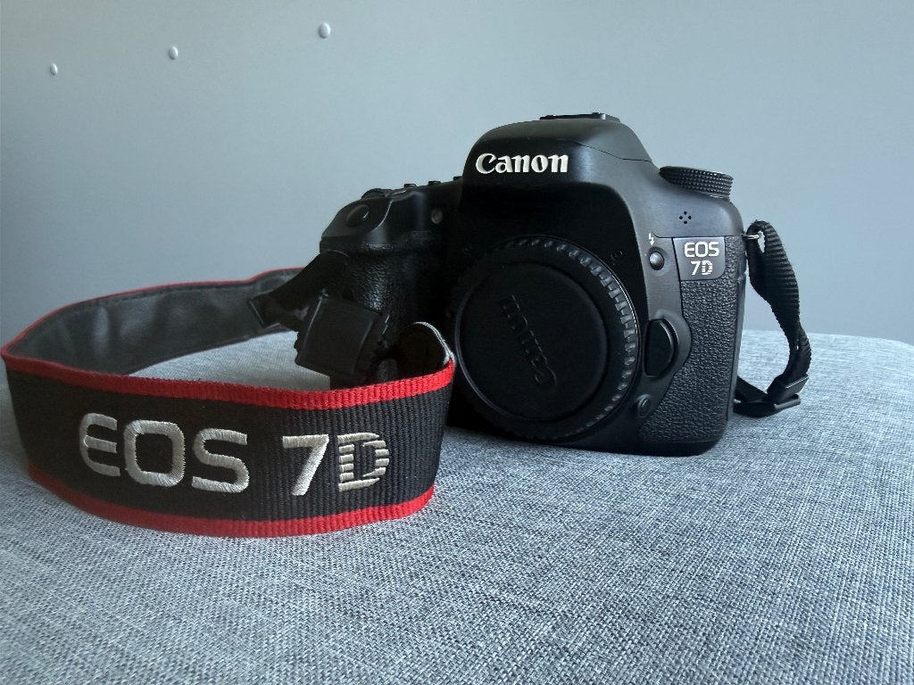 Canon 7D spiegelreflex + 8GB geheugenkaart + herlader, TV, Hi-fi & Vidéo, Appareils photo numériques, 18 mégapixels, Canon, Enlèvement
