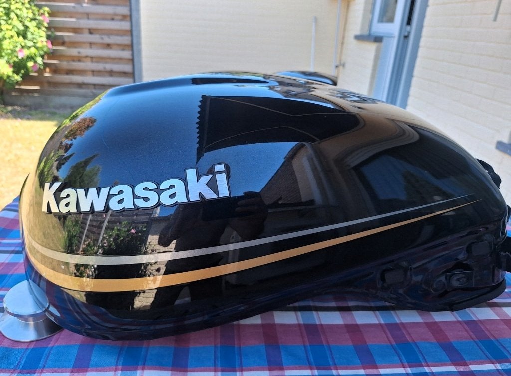 Réservoir d'essence noir Kawasaki Z900RS et autres pièces, Enlèvement ou Envoi, Neuf