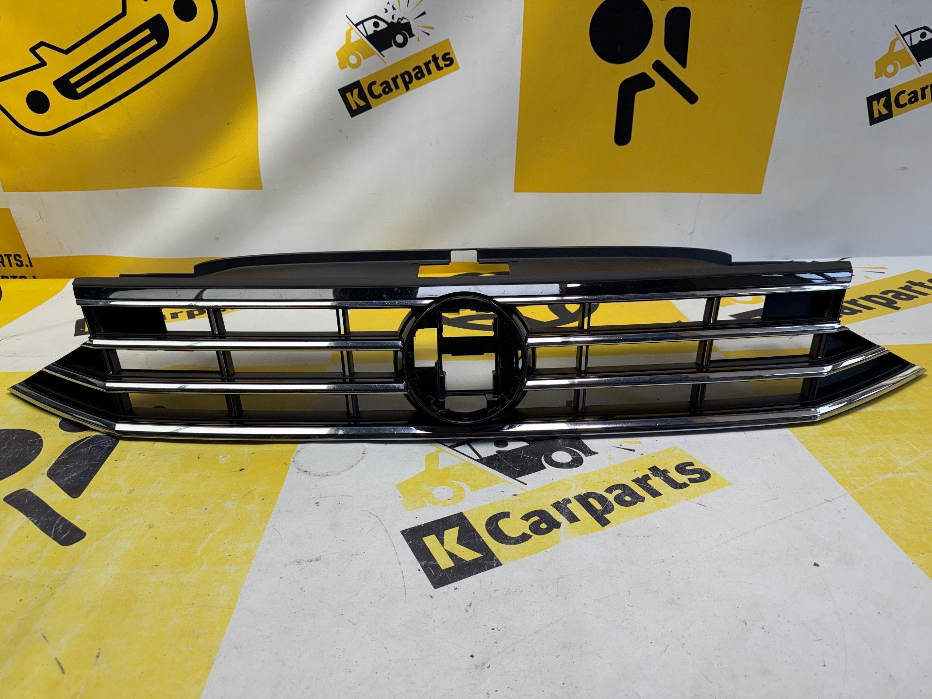Grill Volkswagen Passat 3G0853651, Gebruikt, Volkswagen AG, Vw@volkswagen.de, Berliner Ring 2
38440  Wolfsburg, DE