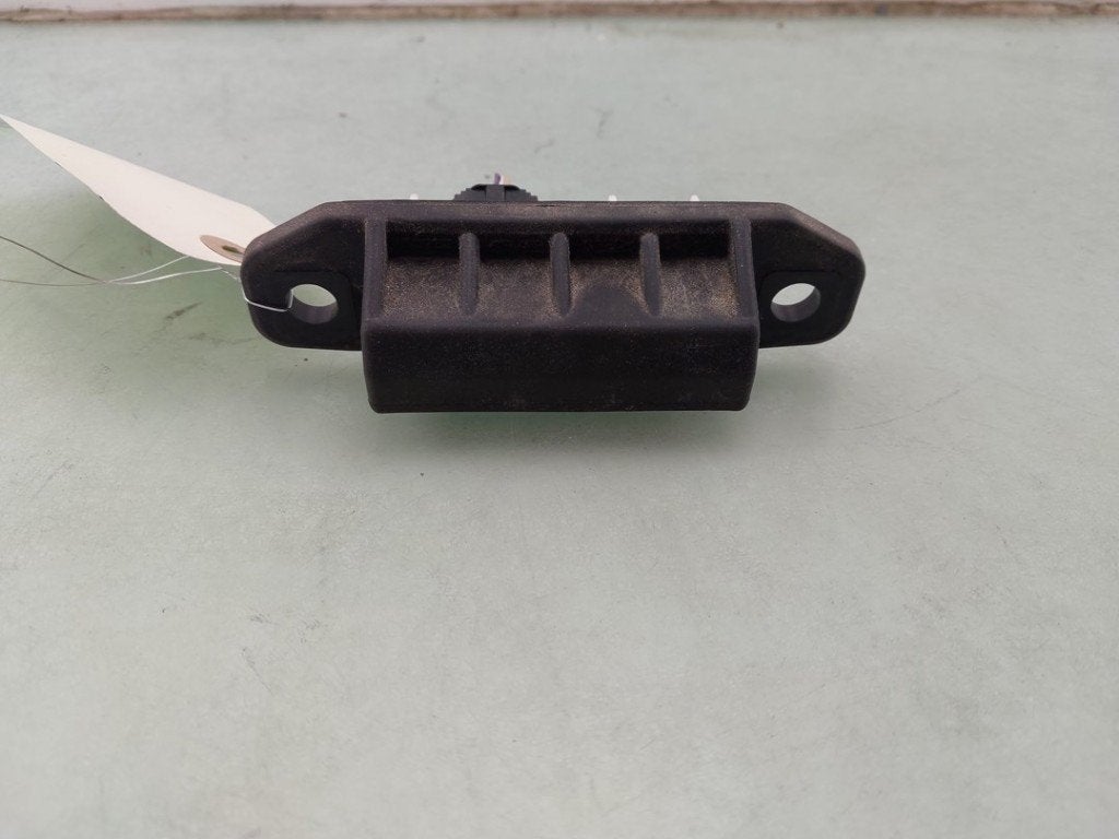 COMMUTATEUR OUVERTURE DE COFFRE Yaris Cross (PB1 / PJ1), Kundenbetreuung@toyota.de, Toyota, Utilisé, Toyota-Allee 2
50858  Köln, DE