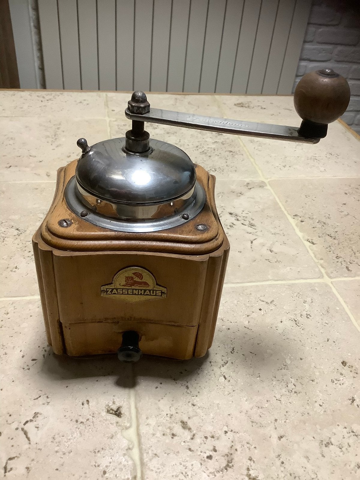 Vintage koffiemolen Zassenhaus, Ophalen
