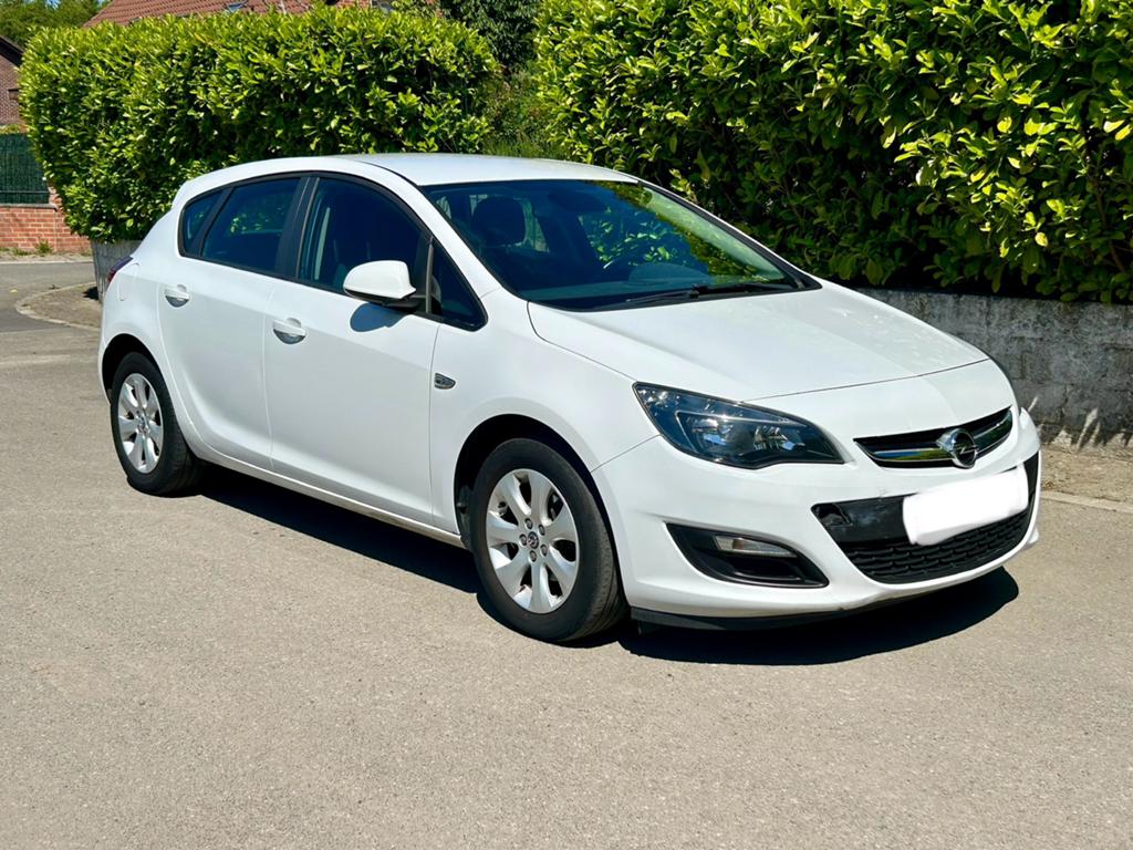 Opel astra 1.4 essence ..cuir..airco..gps..euro 6, Autos, Renault, Cuir, Achat, Euro 6, Particulier