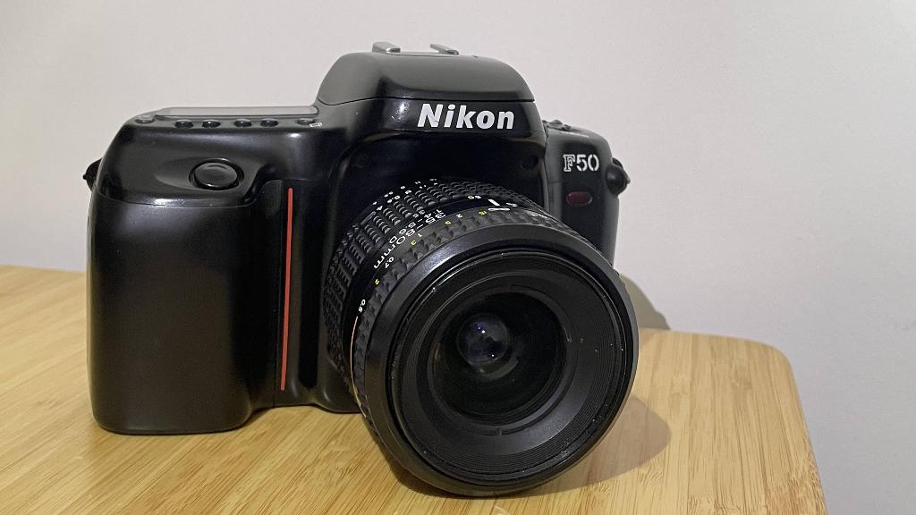 Nikon F50 Analoge 35mm filmcamera, Audio, Tv en Foto, Fotocamera's Analoog, Ophalen of Verzenden, Gebruikt, Spiegelreflex, Nikon