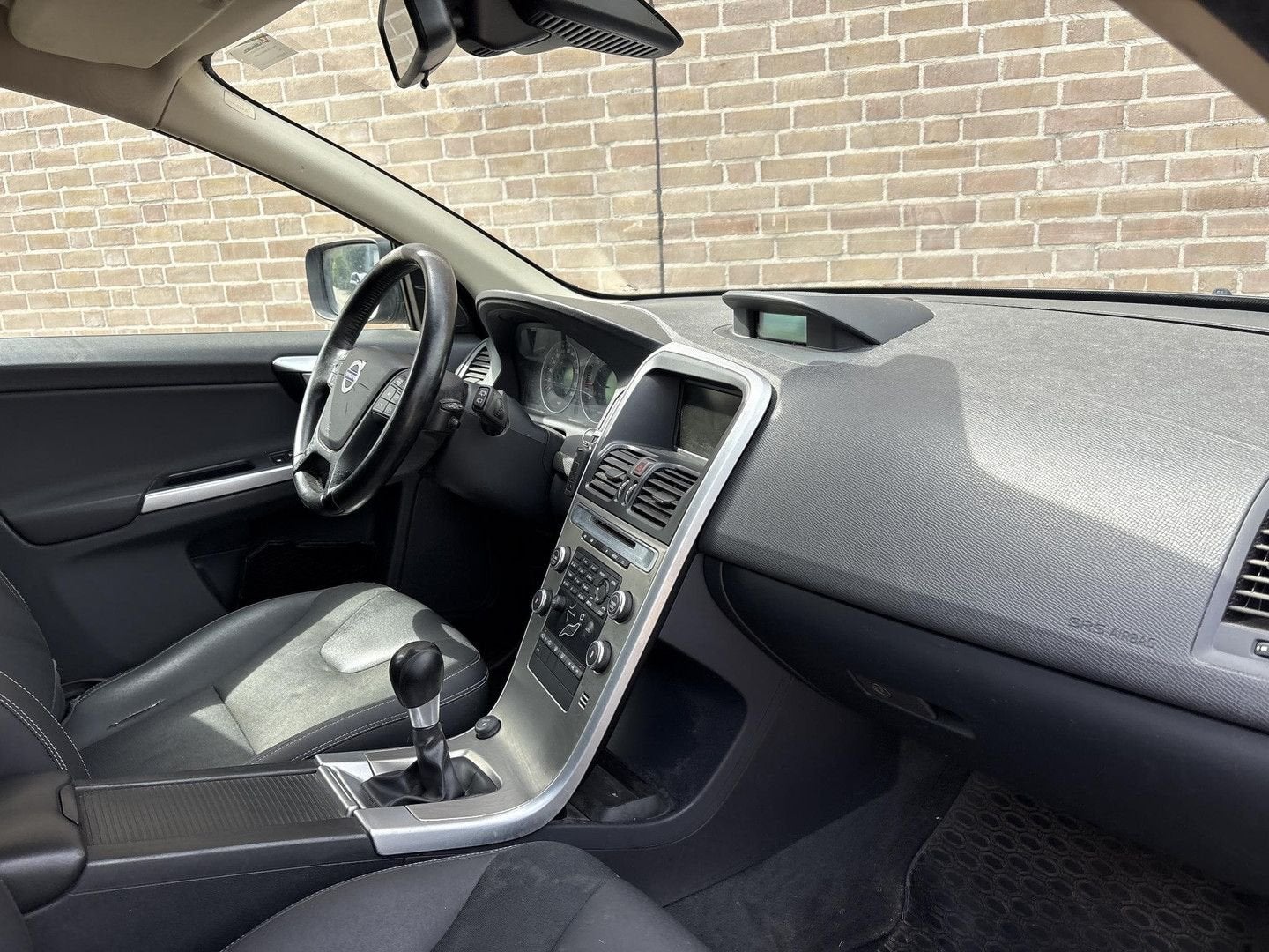 Volvo XC60 2.4D Kinetic | € 3.700,- NETTO! | Climate | Cruis, Zwart, SUV of Terreinwagen, Te koop, Traction-control