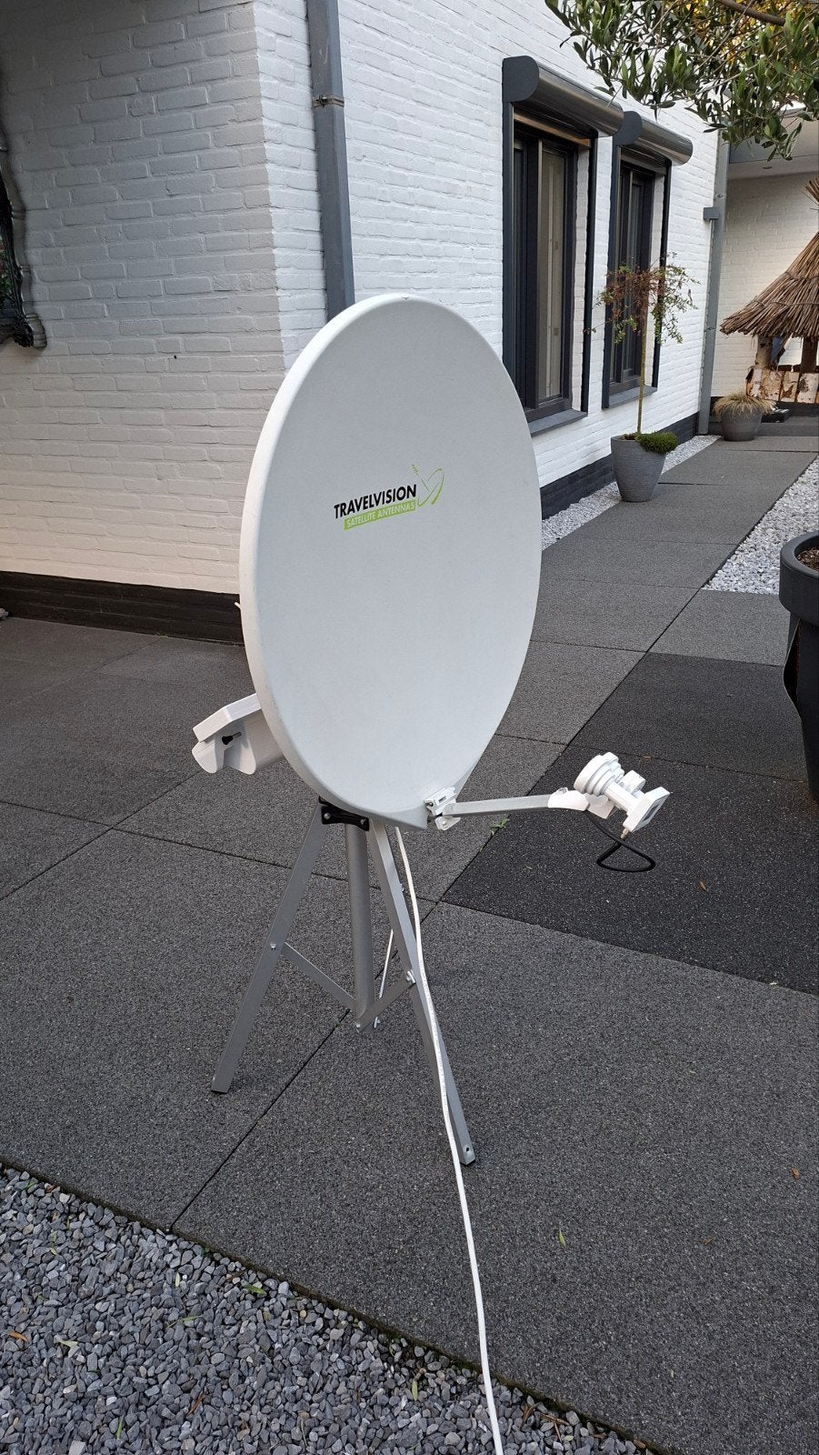 Vol automatische schotelantenne travel vision r7, Audio, Tv en Foto, Ophalen of Verzenden, (Schotel)antenne