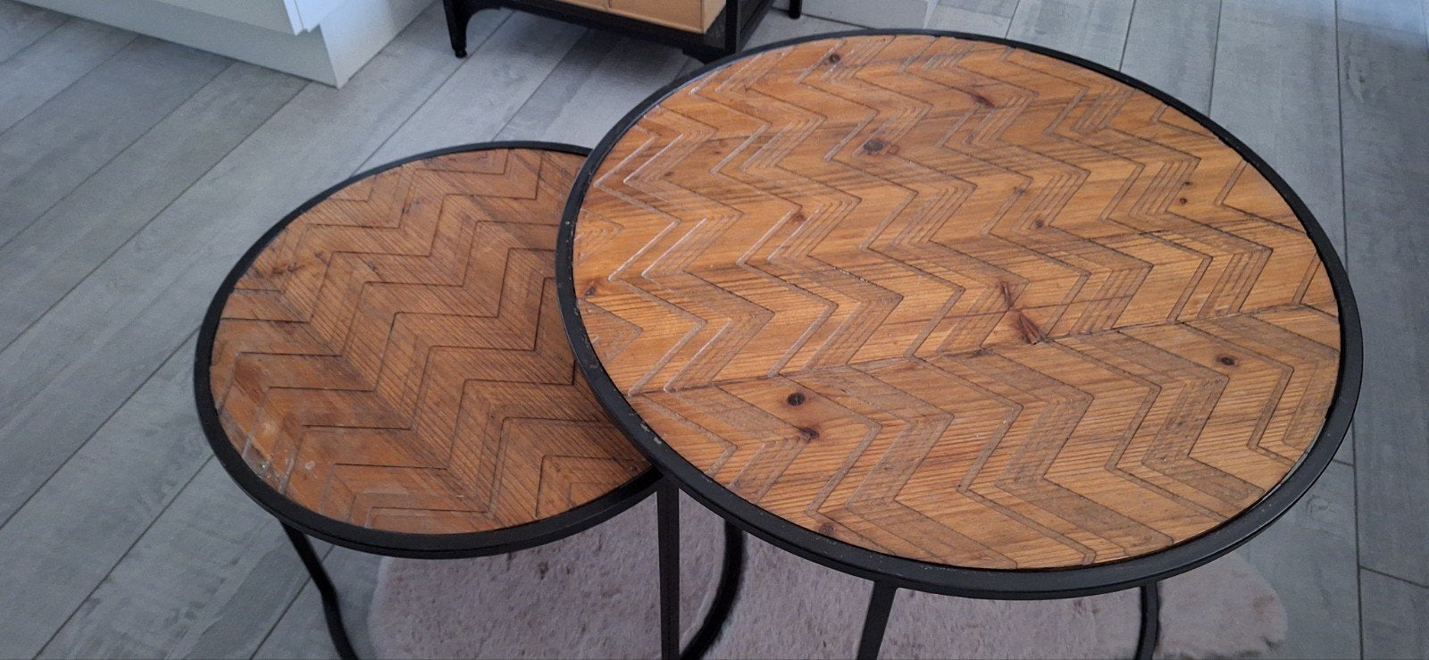 tables duo, Enlèvement