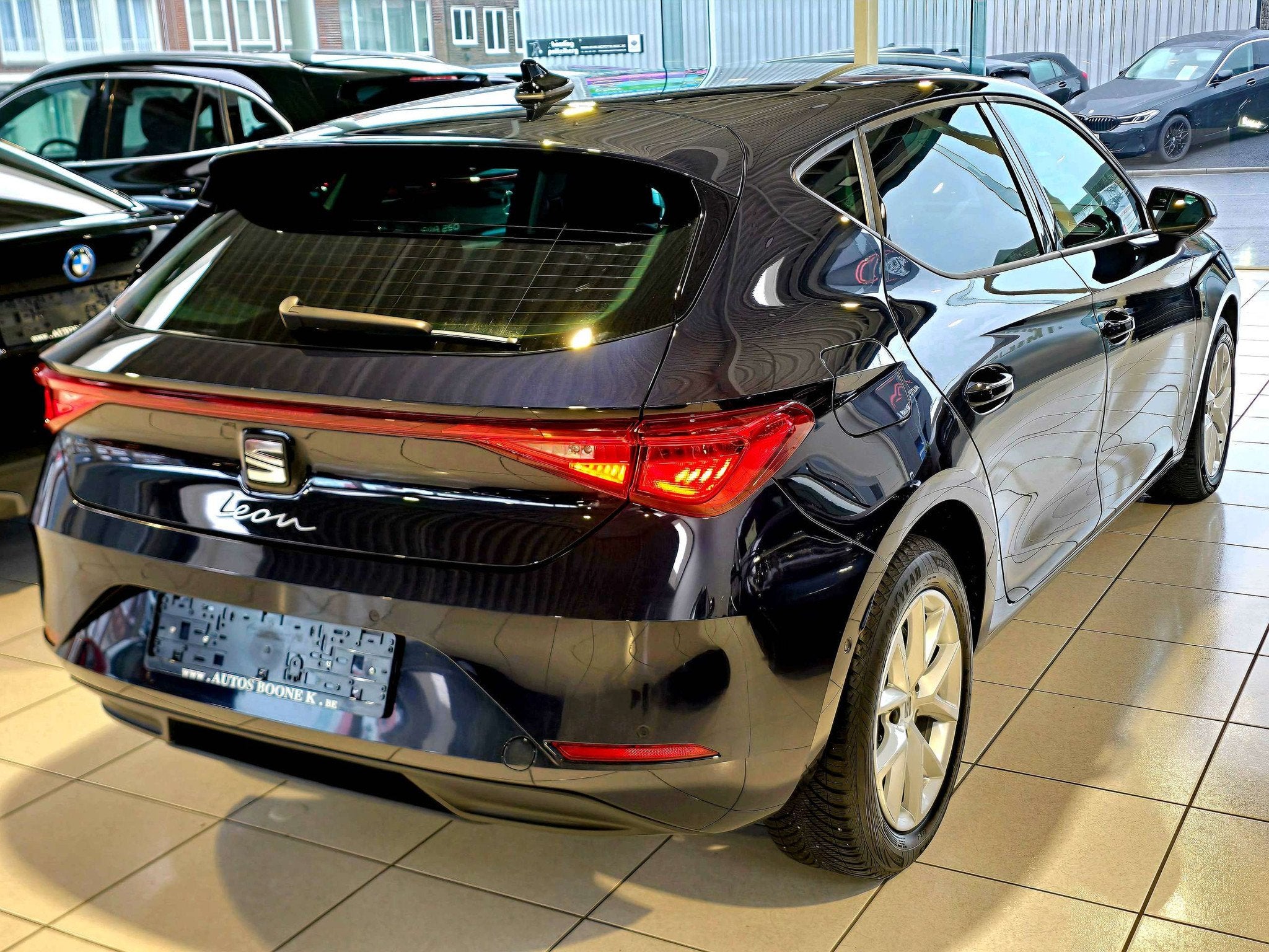 Seat Leon Leon / Led lichts / Navigatie / Android+apple /pdc, Auto's, Seat, Stof, Gebruikt, Lichtsensor, Bedrijf
