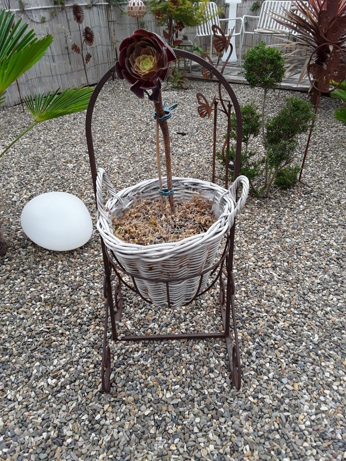 zware ijzeren staan met plant, Tuin en Terras, Tuinwanddecoratie, Ophalen