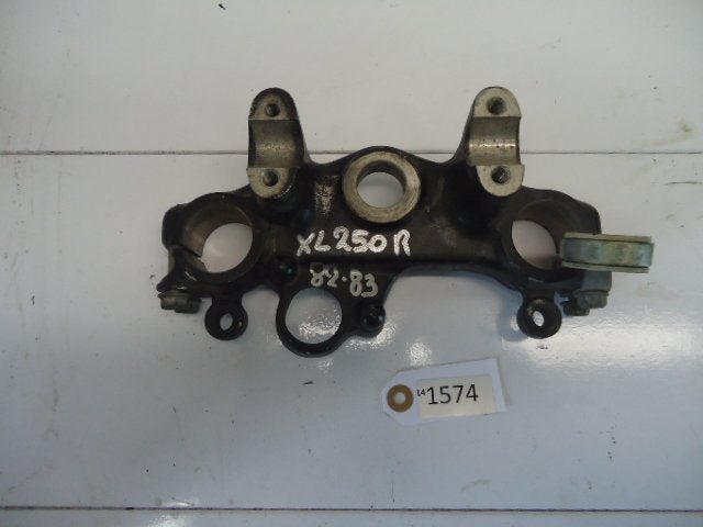 VT500E 1986 - 1988 Honda Kroonplaat D1-33740