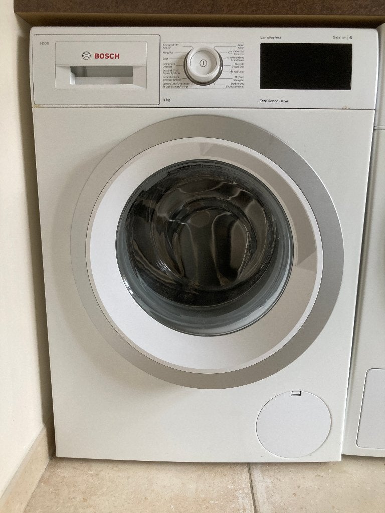 Lave-linge Bosch 9kg - Serie 6 WAT286K1FG, 1200 à 1600 tours, Comme neuf, Chargeur frontal, Enlèvement