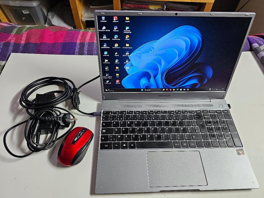 Medion Akoya E15302 pre-installed voor astrofotografie, Computers en Software, 2 tot 3 Ghz, 15 inch, 8 GB, Ryzen 5 3500u