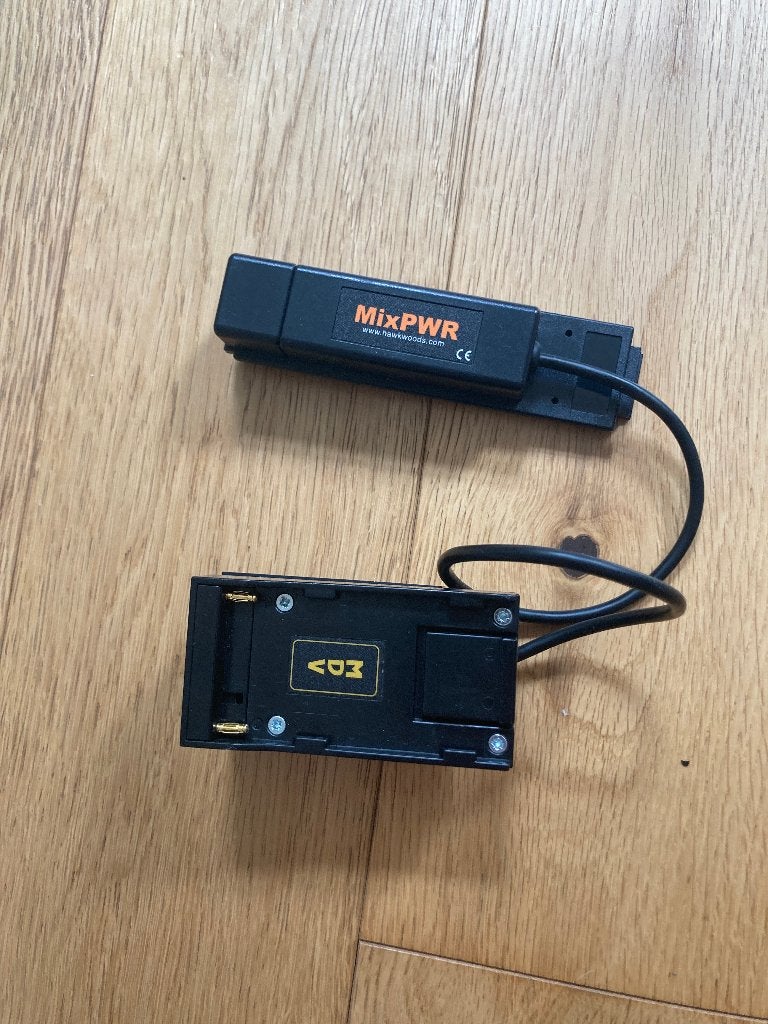 Hawk-woods batterijadapter, Ophalen of Verzenden, Zo goed als nieuw