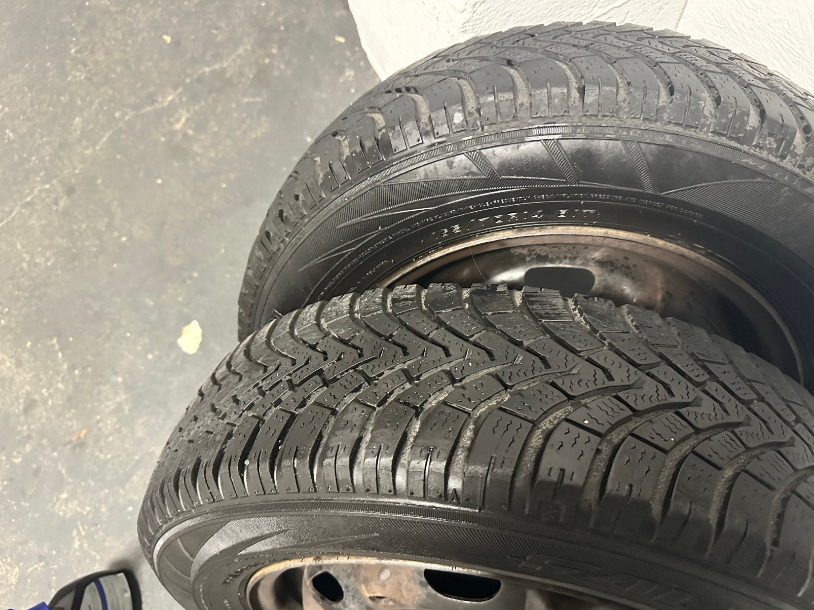 165/70 R14 81T, Enlèvement, Comme neuf