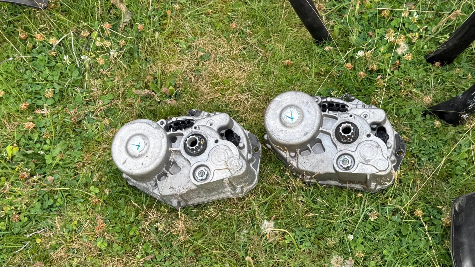 Twee kaders twee boschmiddenmotor, Ophalen