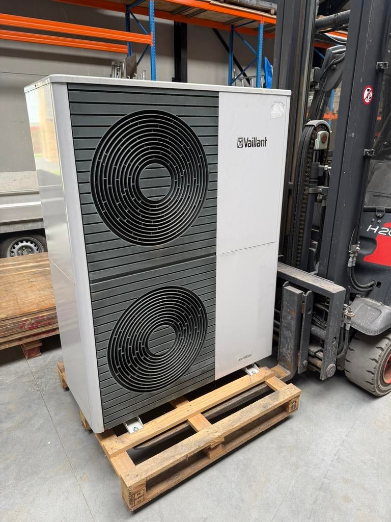 Vaillant warmtepomp buiten unit voor onderdelen of herstel, Ophalen, Gebruikt