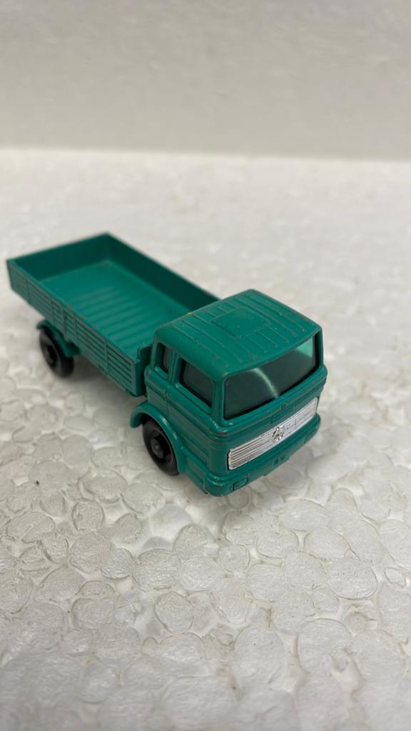 Matchbox 1 Mercedes Truck, Ophalen of Verzenden, Zo goed als nieuw, Matchbox