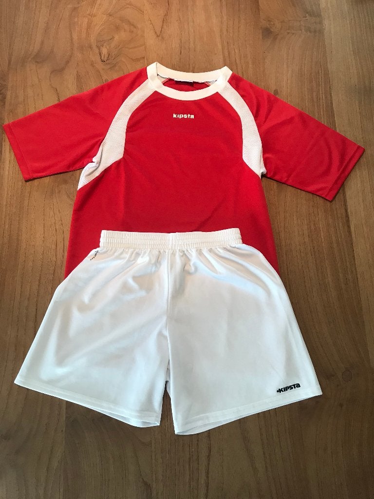 Voetbalset kind - 10j - Kipsta - 8,00 euro voor set, Kinderen en Baby's, Jongen of Meisje, Kipsta, Sport- of Zwemkleding, Ophalen of Verzenden