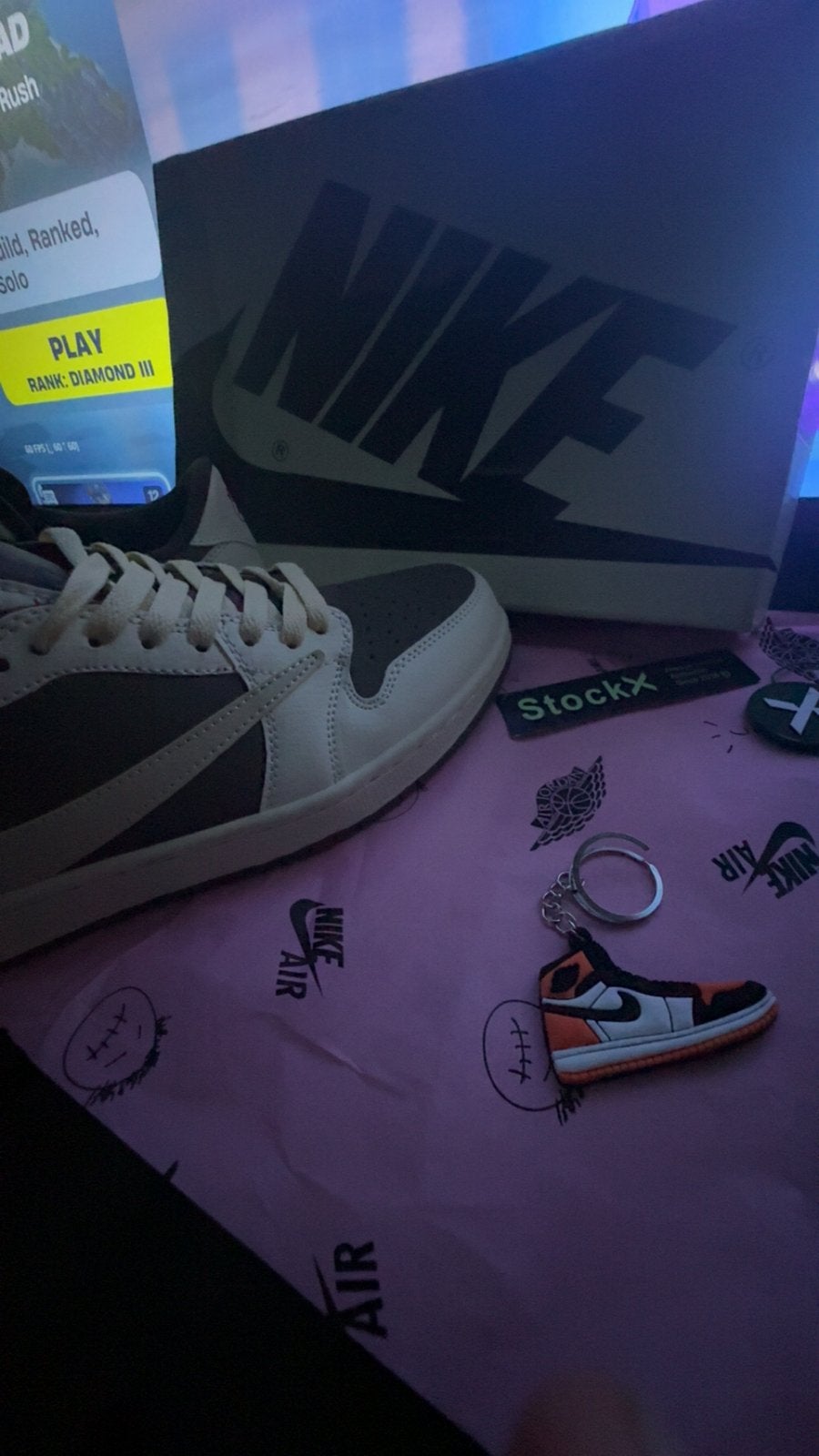 Travis Scott Air Jordan One Mocha taille 42, Vêtements | Hommes, Chaussures, Neuf, Enlèvement ou Envoi, Brun, Baskets
