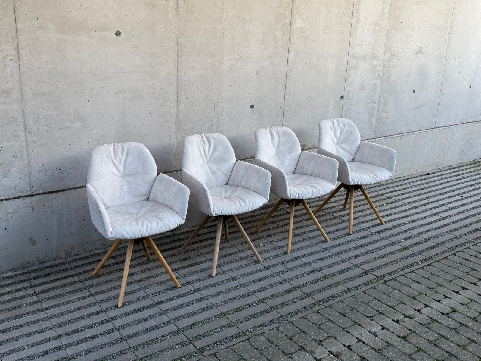 4x Mobitec - MOOD 95 Eetkamerstoelen, Huis en Inrichting, Metaal, Leolux artifort benz vitra pastoe arco minotti fritz italia
