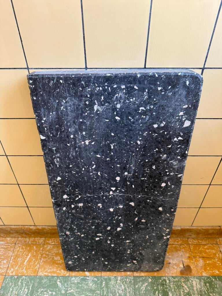 Terrazzo / granito plaat 45x90x5 cm – zwaar – met barst, Ophalen, Zo goed als nieuw