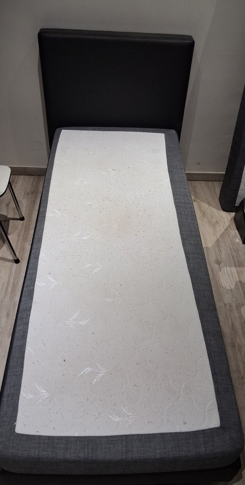 Sommier complet pour 1 personne avec matelas et tête de lit, Maison & Meubles, 90 cm, Une personne, Enlèvement, Utilisé